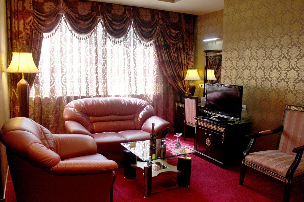 Grand Hotel Europa Shkoder Bagian luar foto