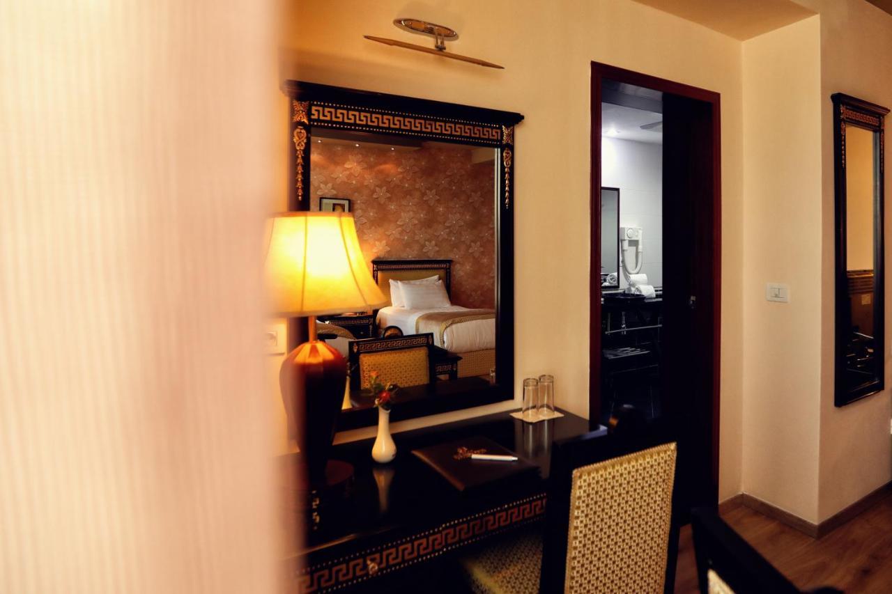 Grand Hotel Europa Shkoder Bagian luar foto