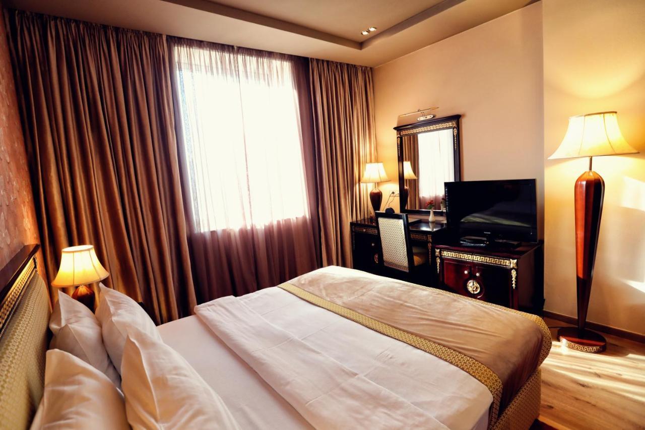 Grand Hotel Europa Shkoder Bagian luar foto